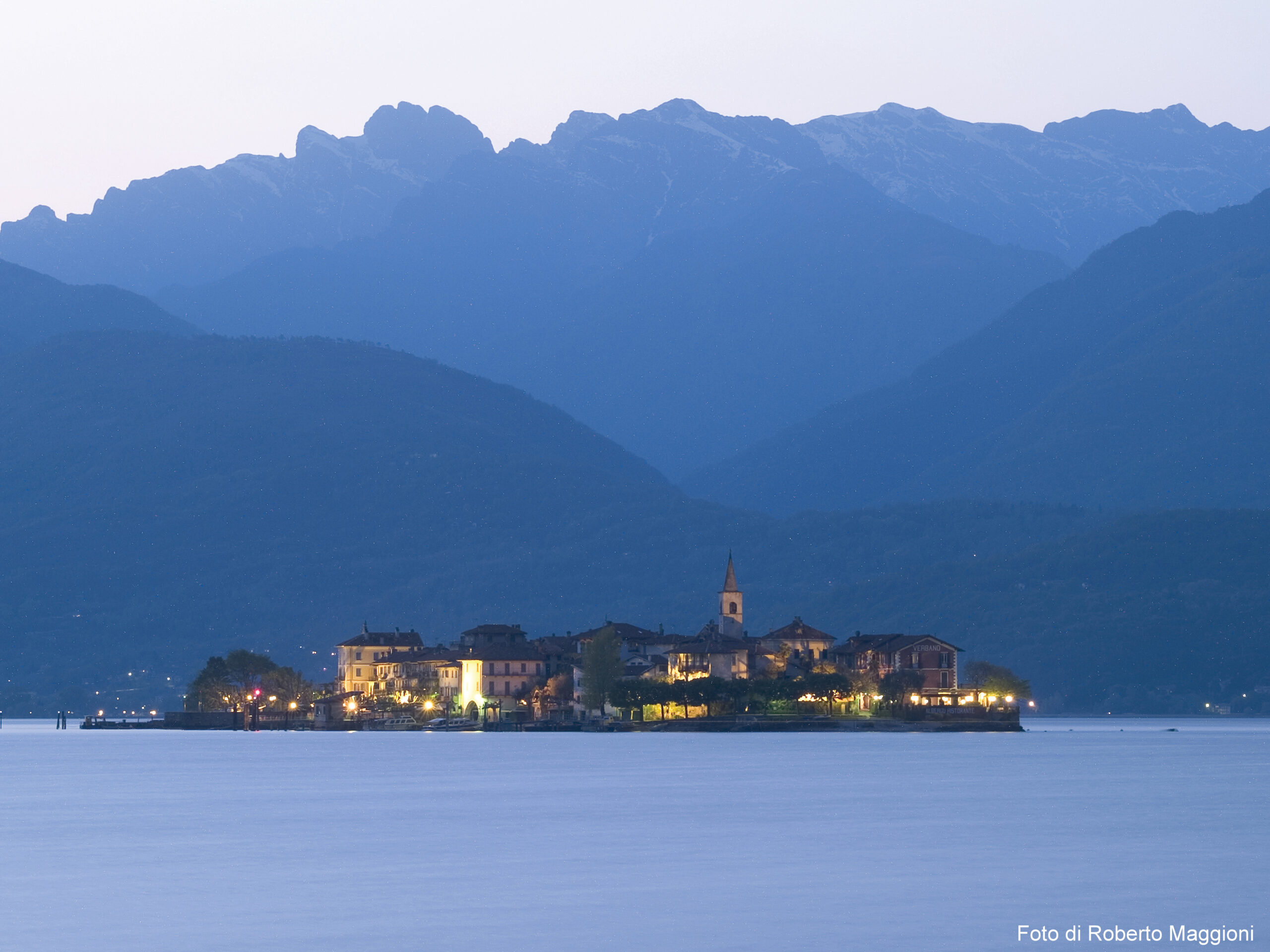 LagoMaggiore_sera_crediti_Roberto-Maggioni_CMYK