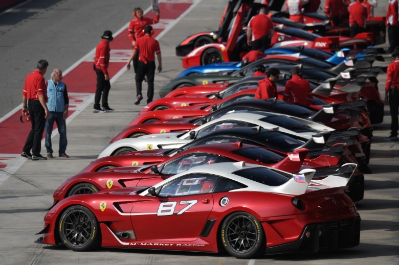 A Imola sfila la storia delle corse