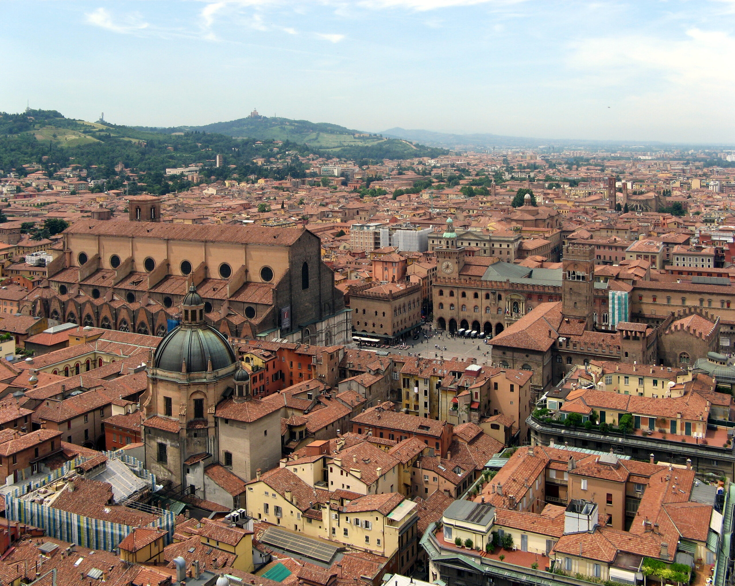 Bologna-SanPetronioPiazzaMaggiore1
