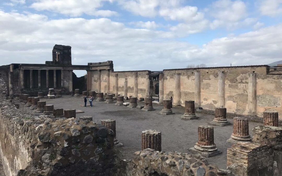 Scoprire Pompei in silenzio: le guide LIS per i turisti non udenti