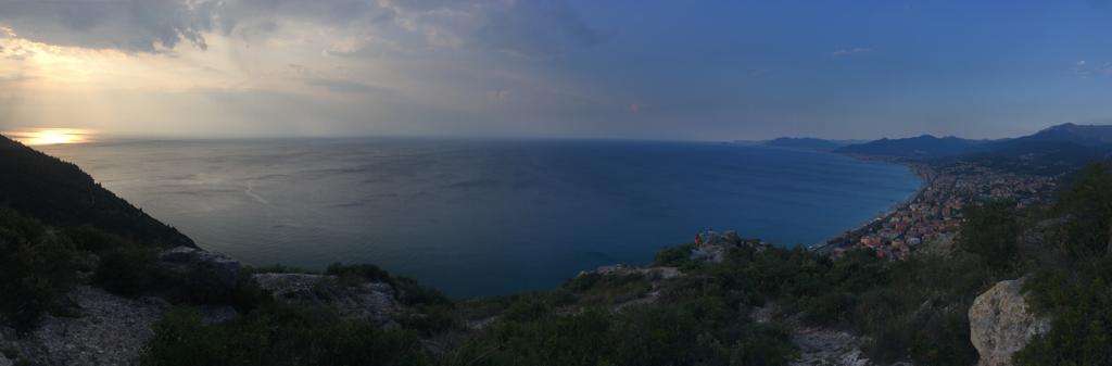 Liguria, tra Finale e Borgio Verezzi la preistorica bellezza delle Arene Candide